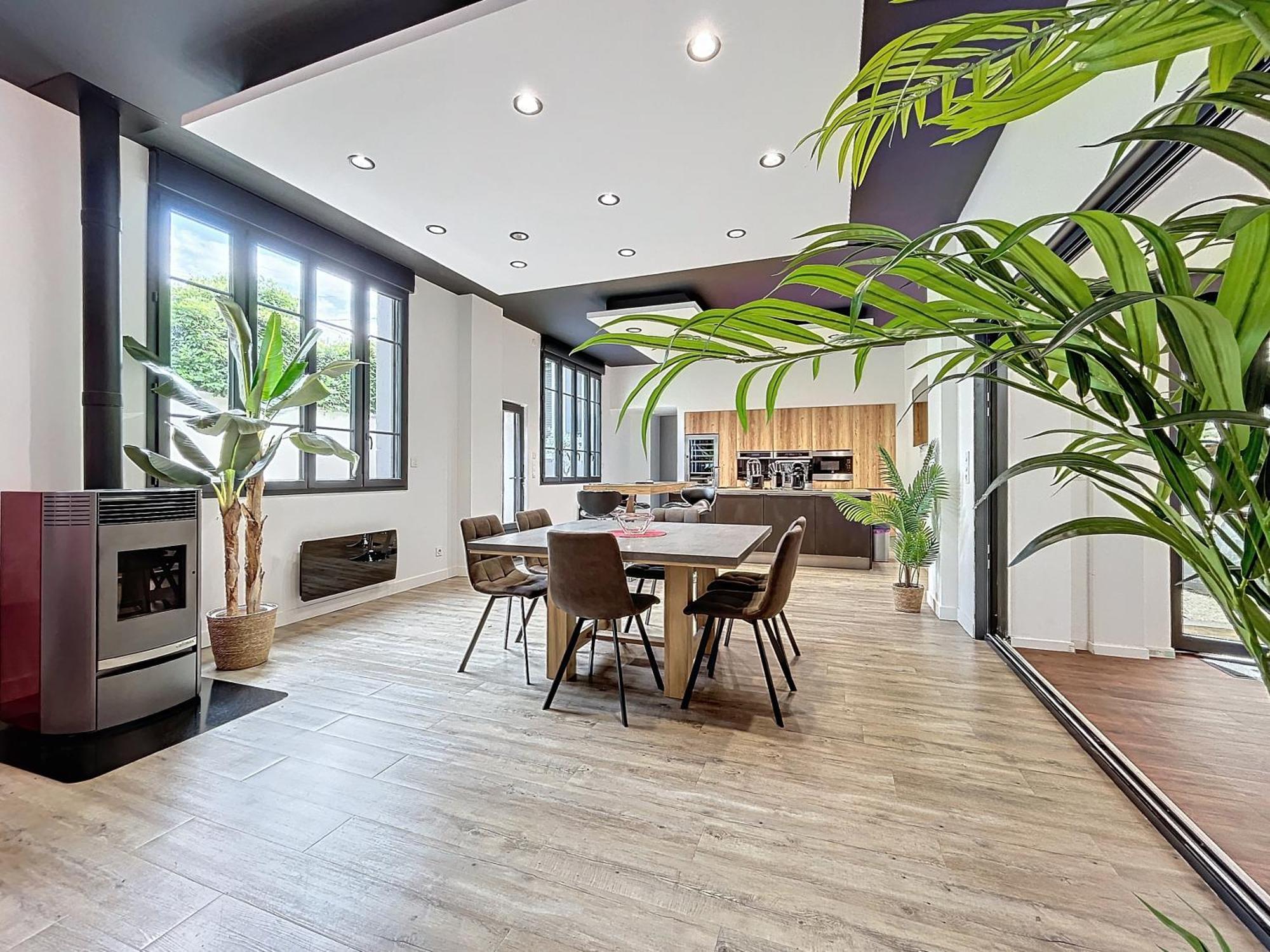 Loft Terrasse Avec Spa Proche Centre Historique Montluçon Kültér fotó