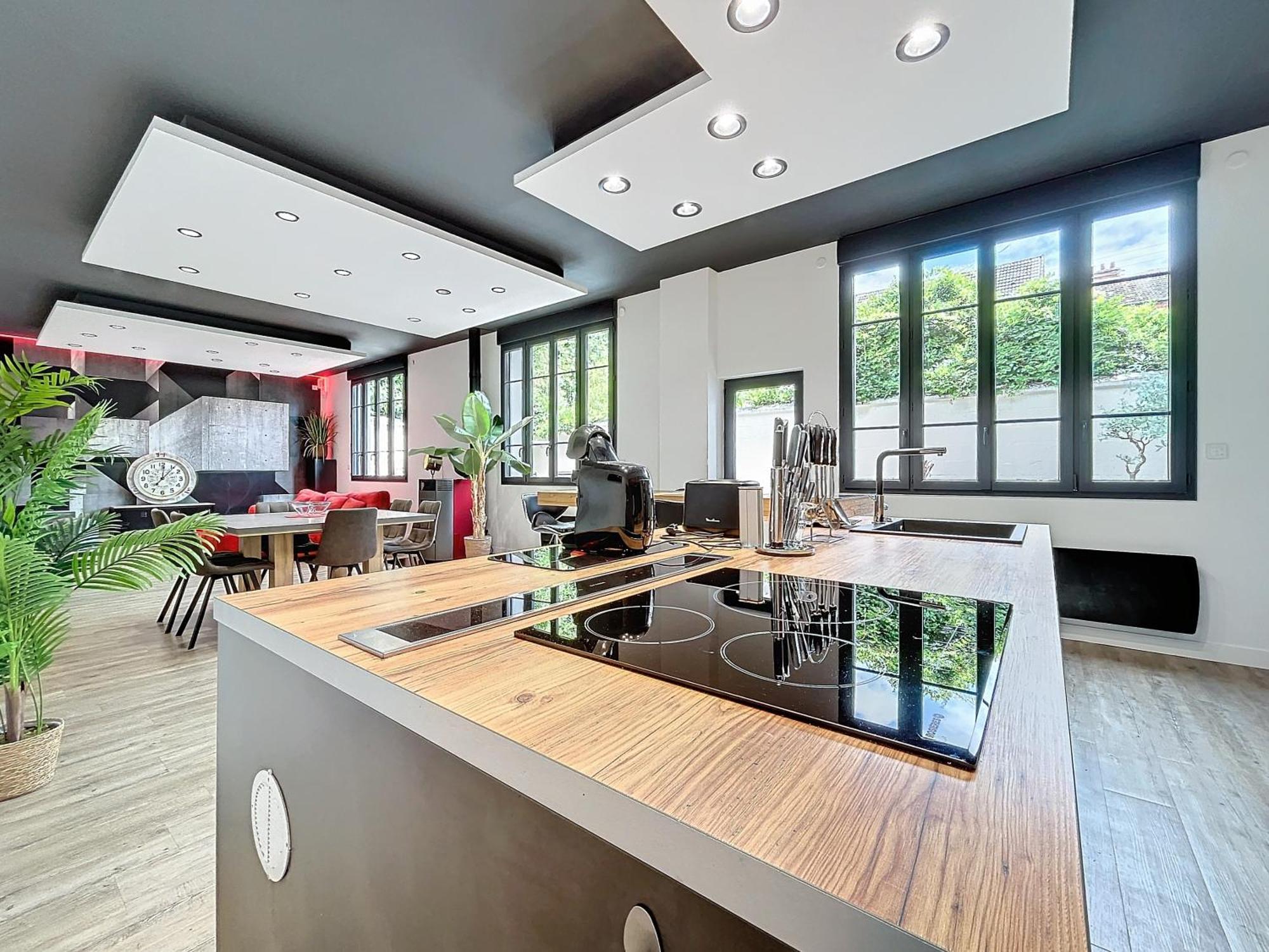 Loft Terrasse Avec Spa Proche Centre Historique Montluçon Kültér fotó