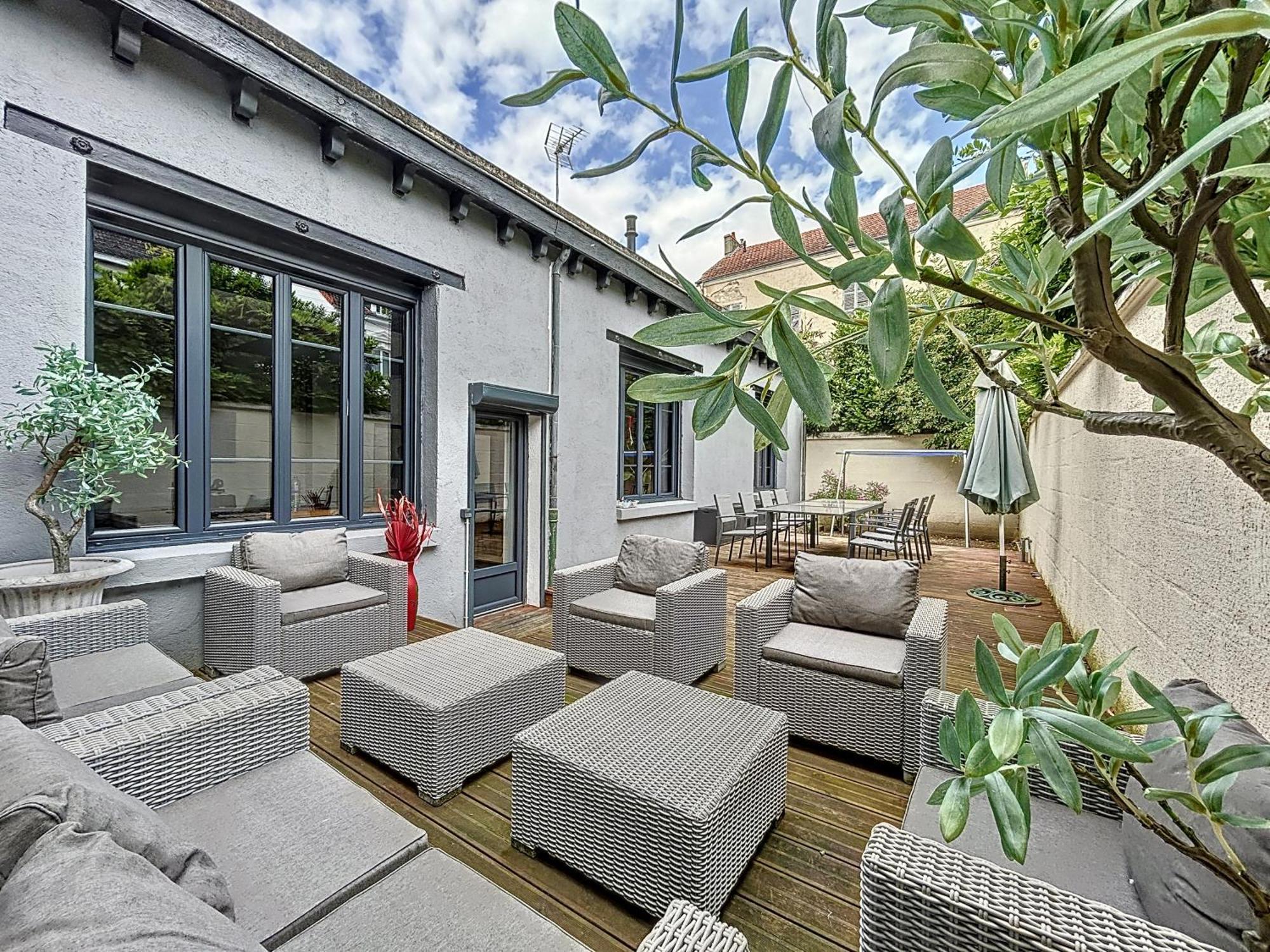 Loft Terrasse Avec Spa Proche Centre Historique Montluçon Kültér fotó
