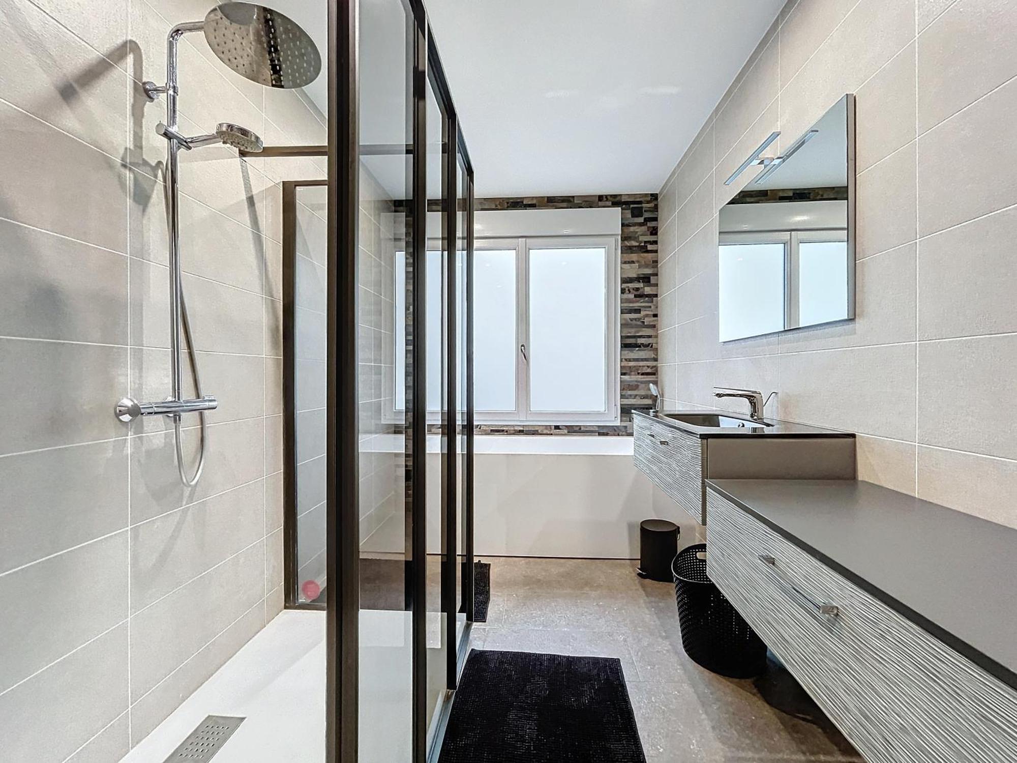 Loft Terrasse Avec Spa Proche Centre Historique Montluçon Kültér fotó