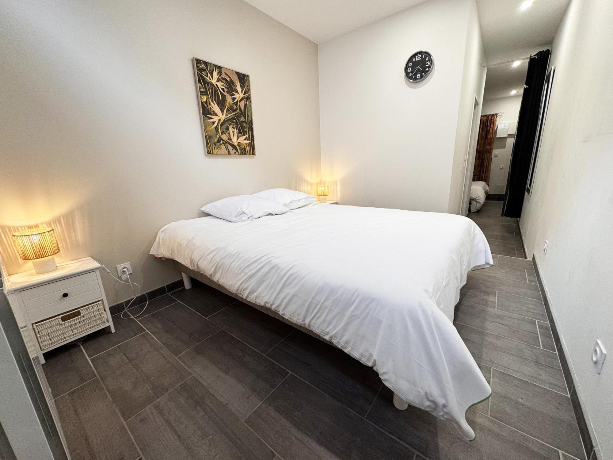 Loft Terrasse Avec Spa Proche Centre Historique Montluçon Kültér fotó